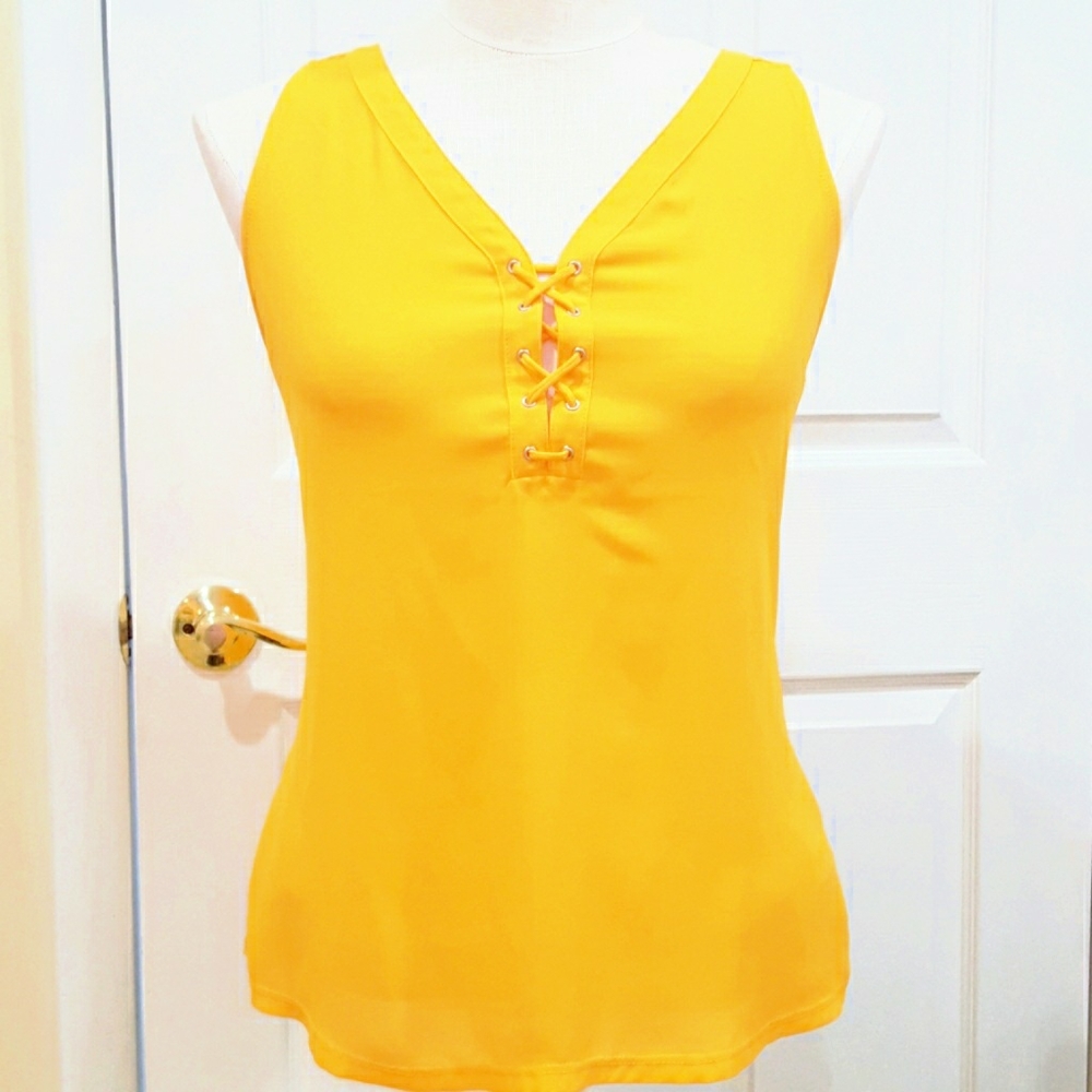 MUST GO! HP! ⭐ Express | NWOT lace-up blouse